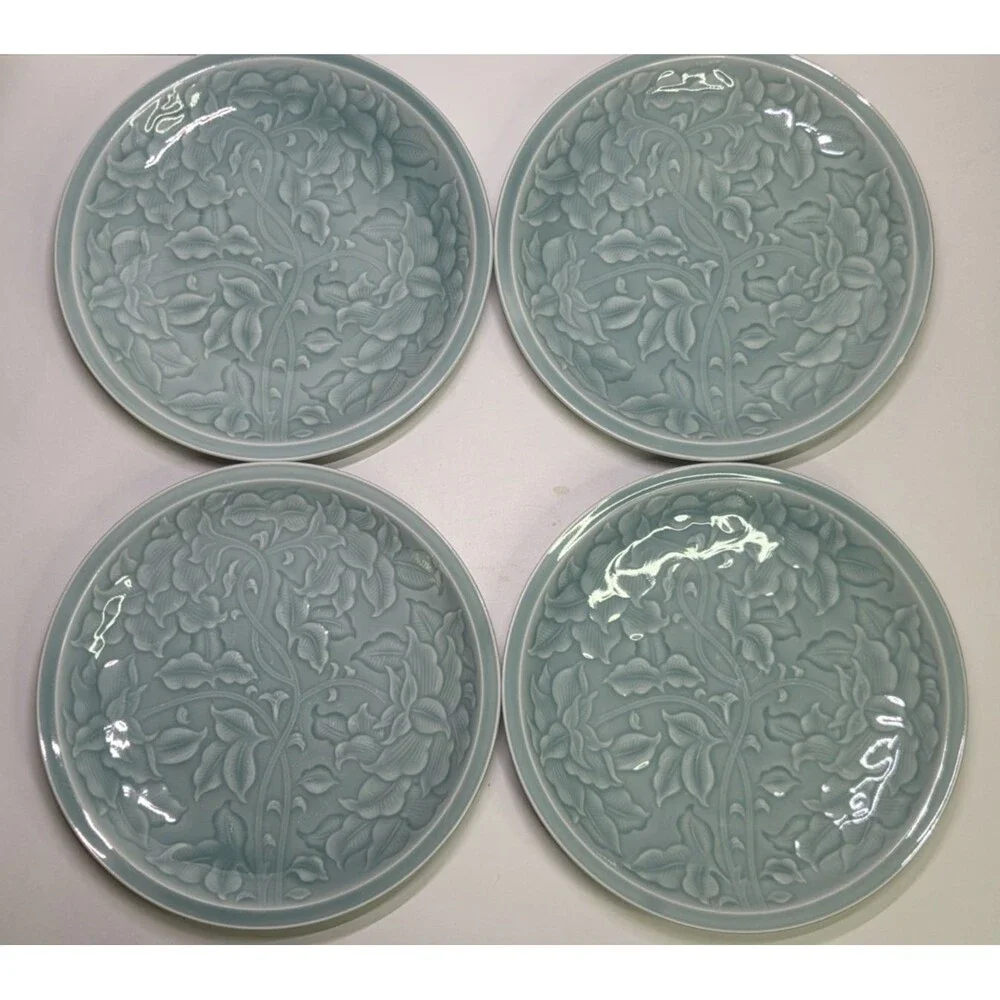 Set of 4 Japanese Celadon Floral Vine Dinner Plates 10